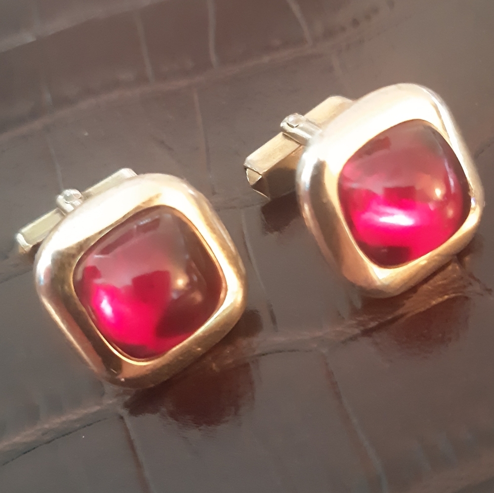 1950s Anson Art Deco Style Red Lucite Cuff Links Gold Tone Finish, Vintage